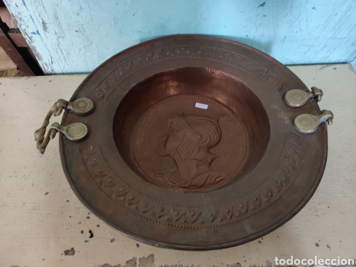 Antig&uuml;edades: Brasero repujado cobre - Foto 1