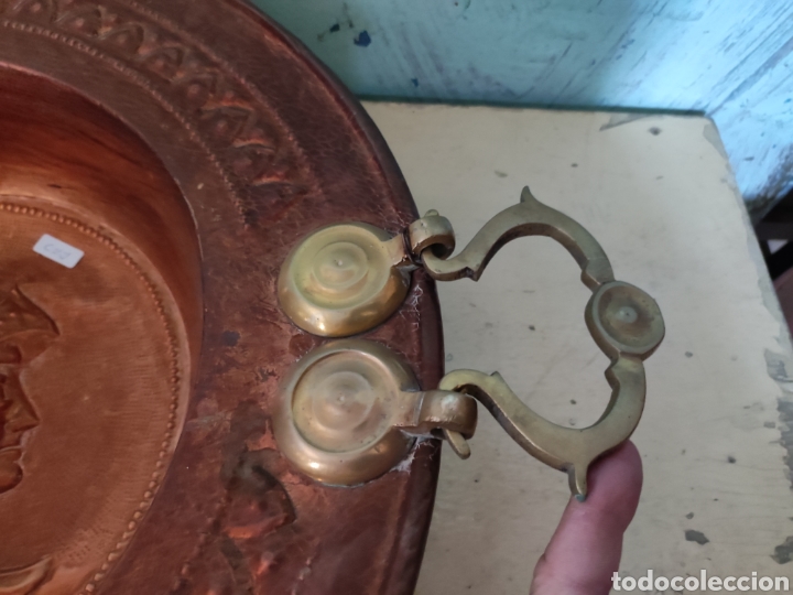 Antig&uuml;edades: Brasero de cobre repujado - Foto 3