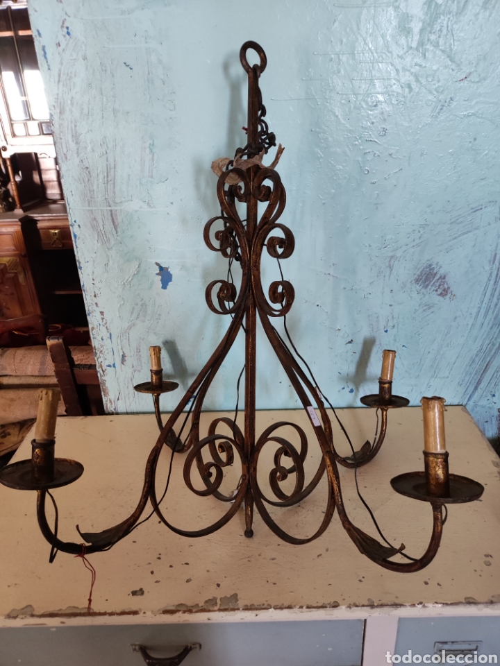 Antig&uuml;edades: Lampara hierro decorada oro - Foto 1