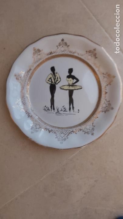 Antig&uuml;edades: Plato de limoges g.p bailarines - Foto 1