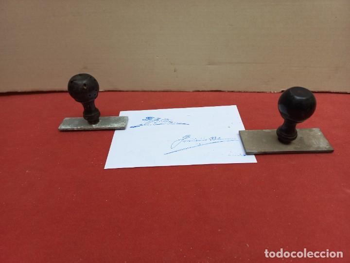Antig&uuml;edades: 2 tampones madera de firmas - Foto 1