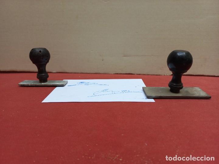 Antig&uuml;edades: 2 tampones madera de firmas - Foto 2