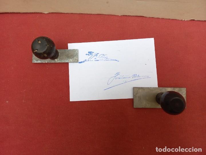 Antig&uuml;edades: 2 tampones madera de firmas - Foto 3