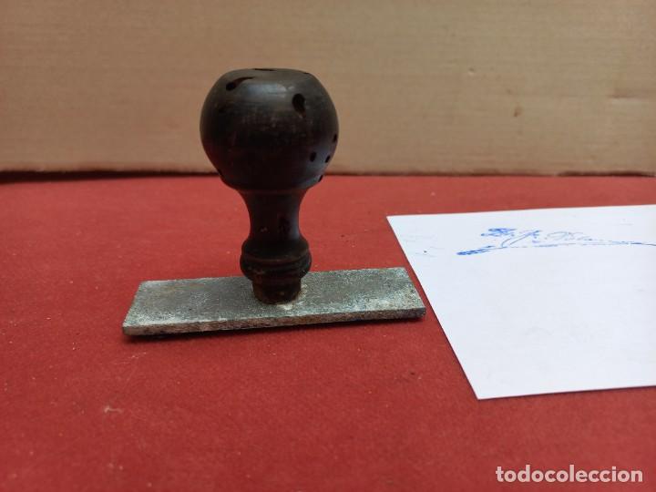 Antig&uuml;edades: 2 tampones madera de firmas - Foto 4