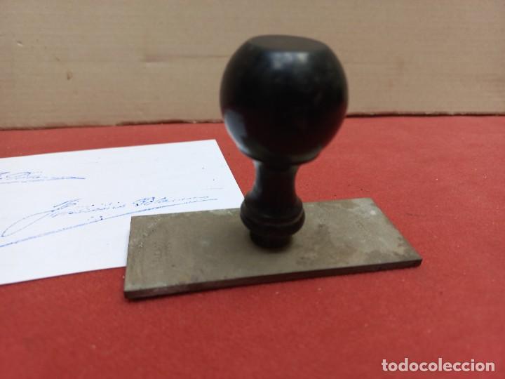 Antig&uuml;edades: 2 tampones madera de firmas - Foto 5
