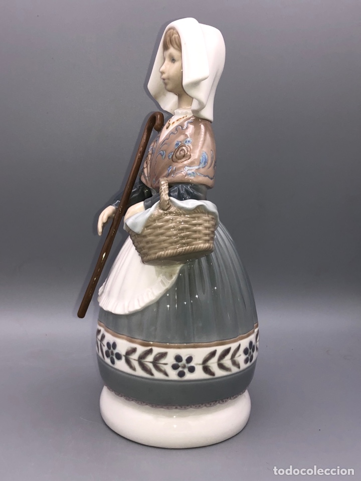 Antig&uuml;edades: REF: 01001214 &ldquo;NI&Ntilde;A ALDEANA&rdquo; LLADR&Oacute; - Foto 3
