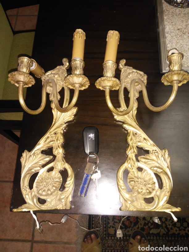 Antig&uuml;edades: Pareja de apliques de pared en bronce - Foto 1