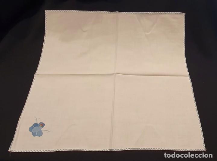 Antig&uuml;edades: 3 servilletas algod&oacute;n con flor azul - Foto 5