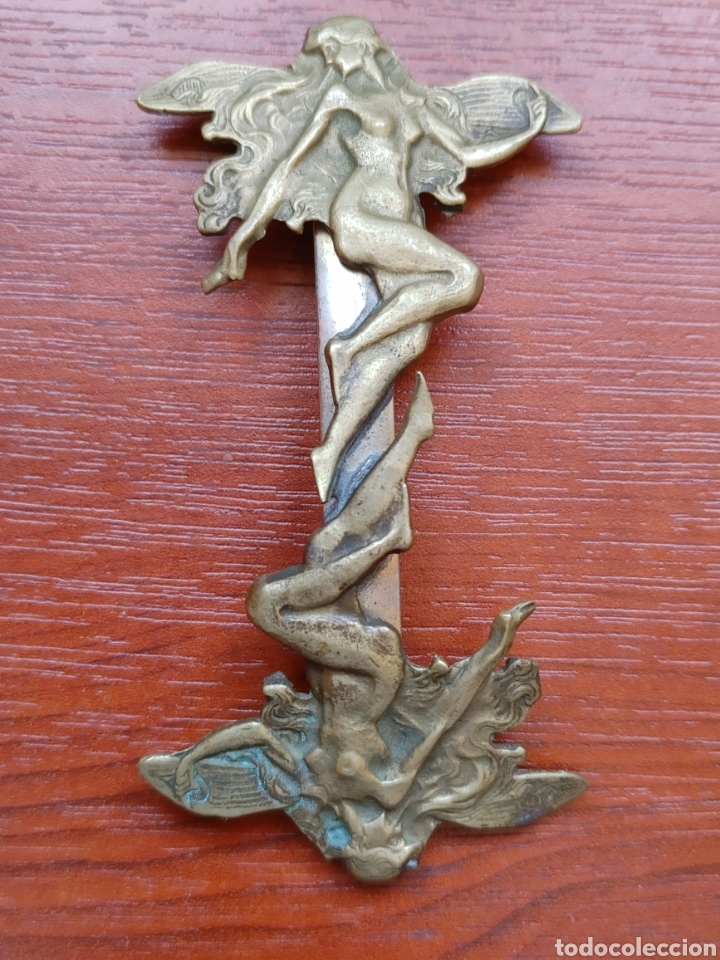 Antig&uuml;edades: Recojepelo modernista en bronce. - Foto 1