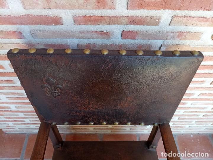 Antig&uuml;edades: Sill&oacute;n de cuero, siglo XVII - Foto 3