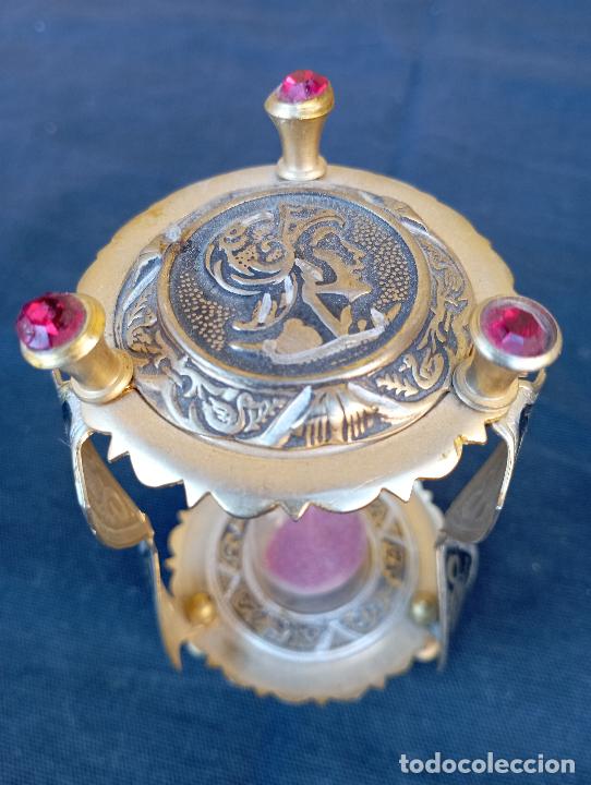 Antig&uuml;edades: RELOJ ARENA BRONCE DECORADO OBJETO DE COLECCION. - Foto 2
