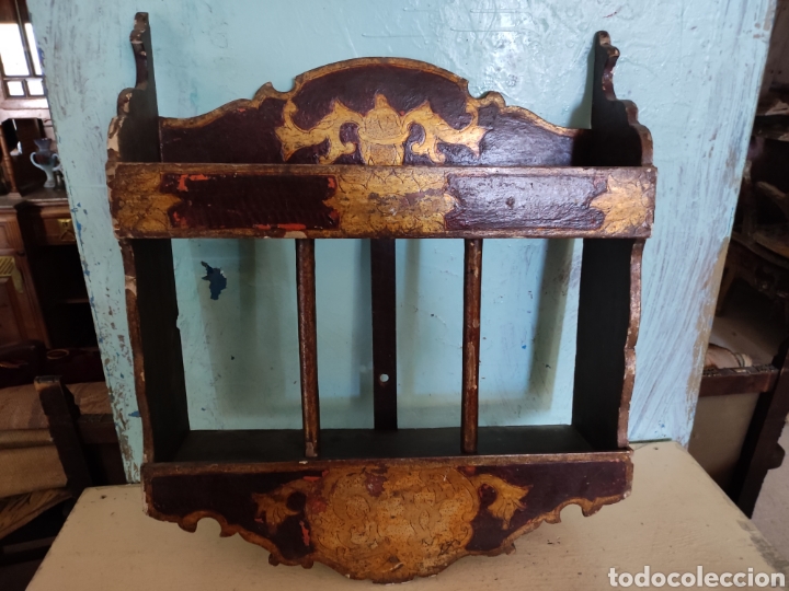 Antig&uuml;edades: Repisa de cocina decorada y dorada - Foto 1