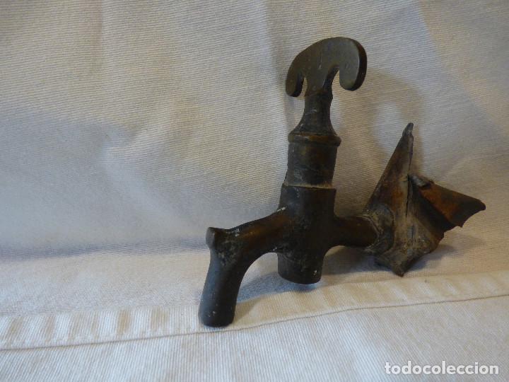 Antig&uuml;edades: Grifo,de laton o bronce. - Foto 1