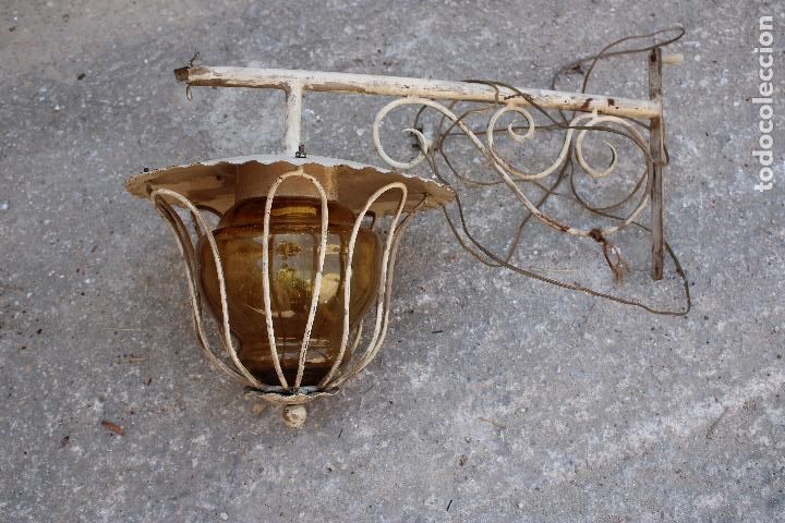 Antig&uuml;edades: aplique farol de forja con cristal ambar - Foto 2