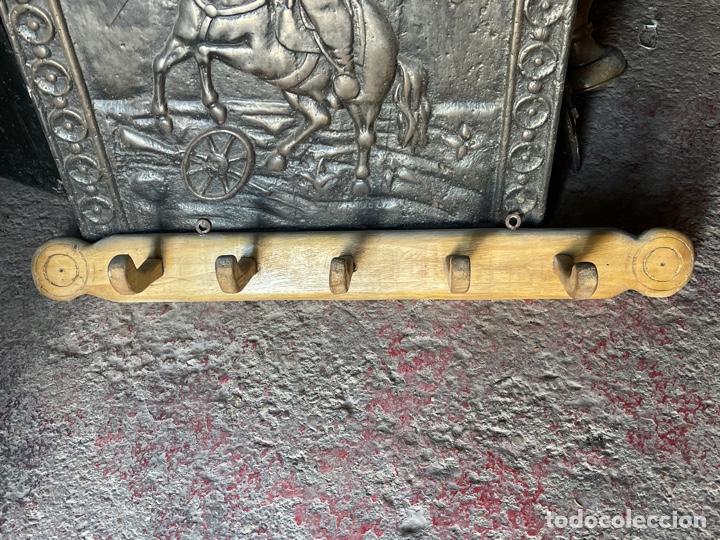 Antig&uuml;edades: Percha antigua de madera de estilo modernista - Foto 1