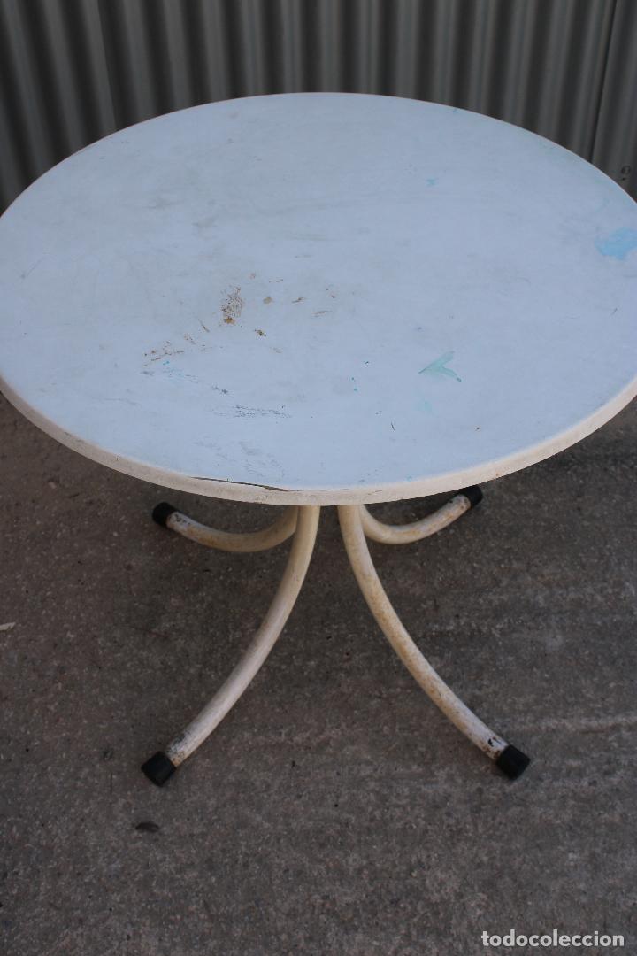 Antig&uuml;edades: mesa de hierro hueco - Foto 2