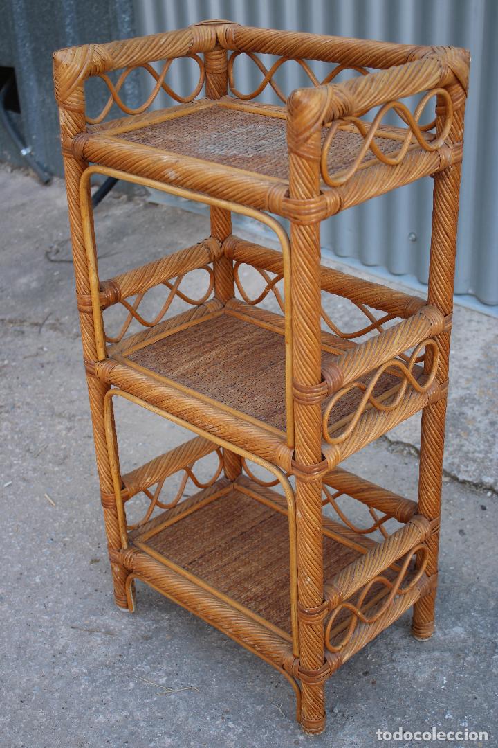Antig&uuml;edades: mueble auxiliar extante de mimbre - Foto 5