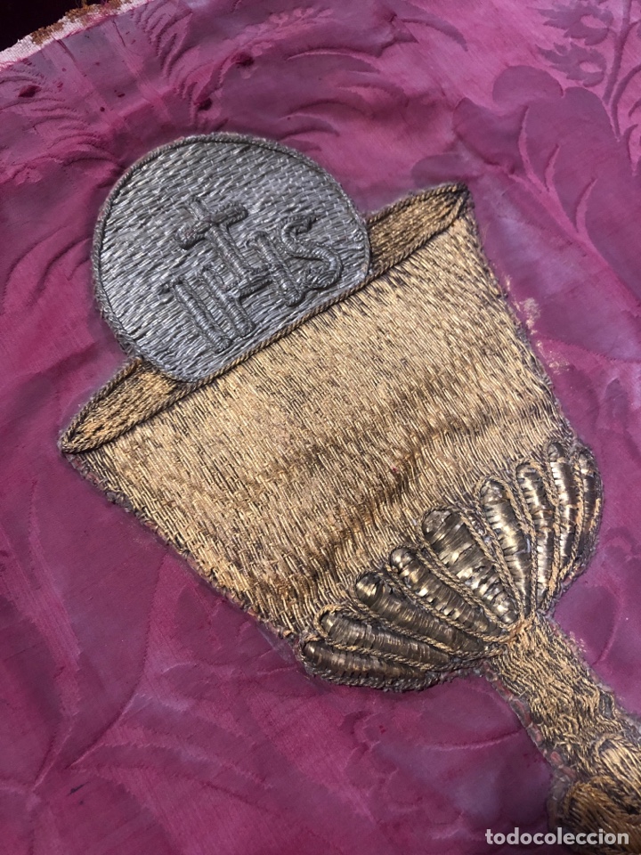 Antig&uuml;edades: C&aacute;liz bordado - Foto 2