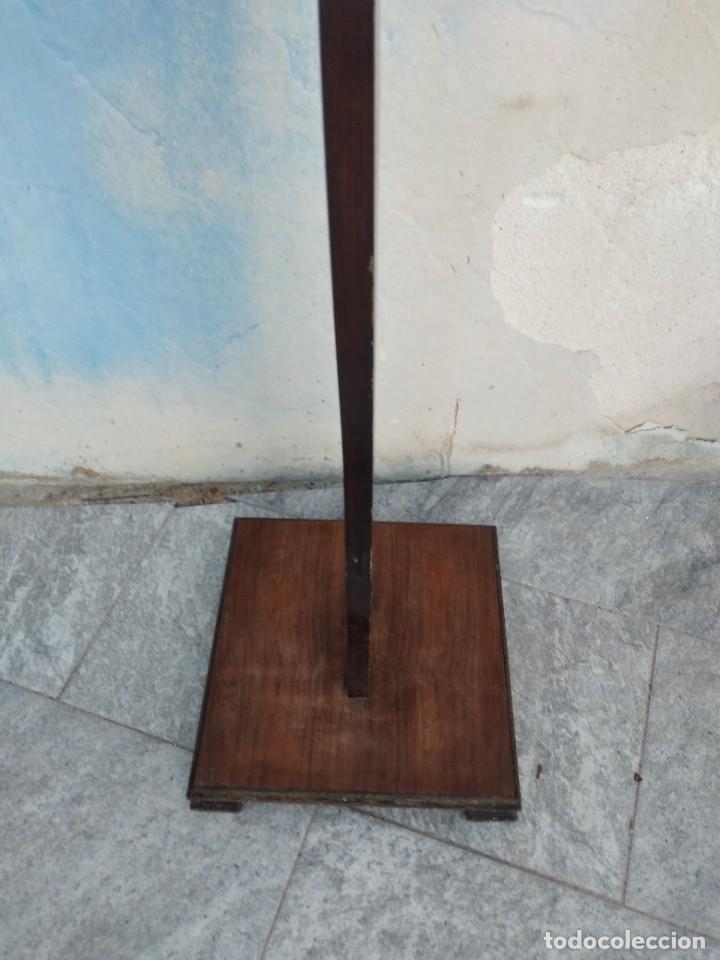 Antig&uuml;edades: ANTIGUO PERCHERO DE PIE DE MADERA NOBLE. - Foto 5