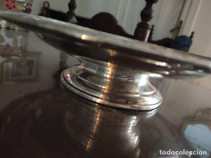 Antig&uuml;edades: Bandeja de plata con pie - Foto 2