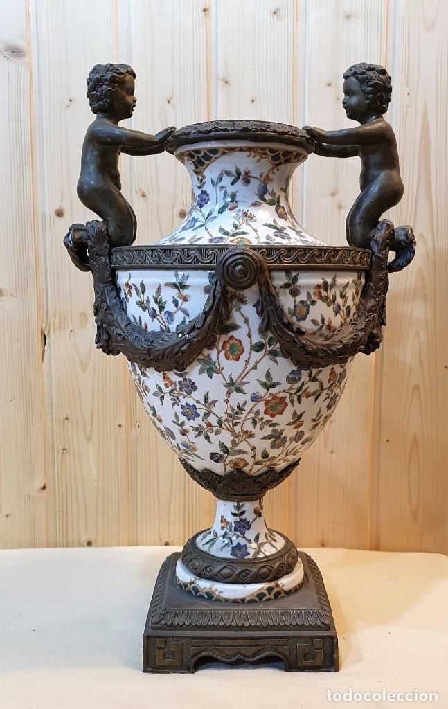 Antiguidades: JARRON PORCELANA Y BRONCE CON SELLO 1895