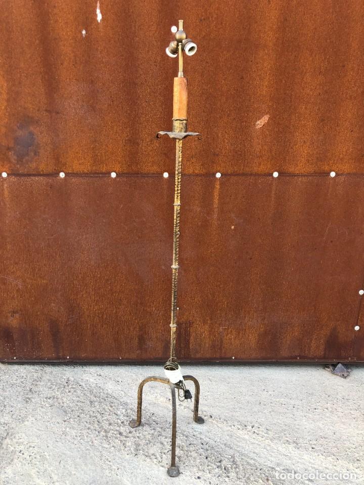 Antig&uuml;edades: LAMPARA DE PIE HIERRO FORJADO - Foto 1