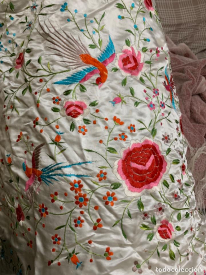 Antig&uuml;edades: Mant&oacute;n floral beig - Foto 4