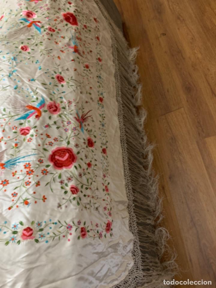 Antig&uuml;edades: Mant&oacute;n floral beig - Foto 6