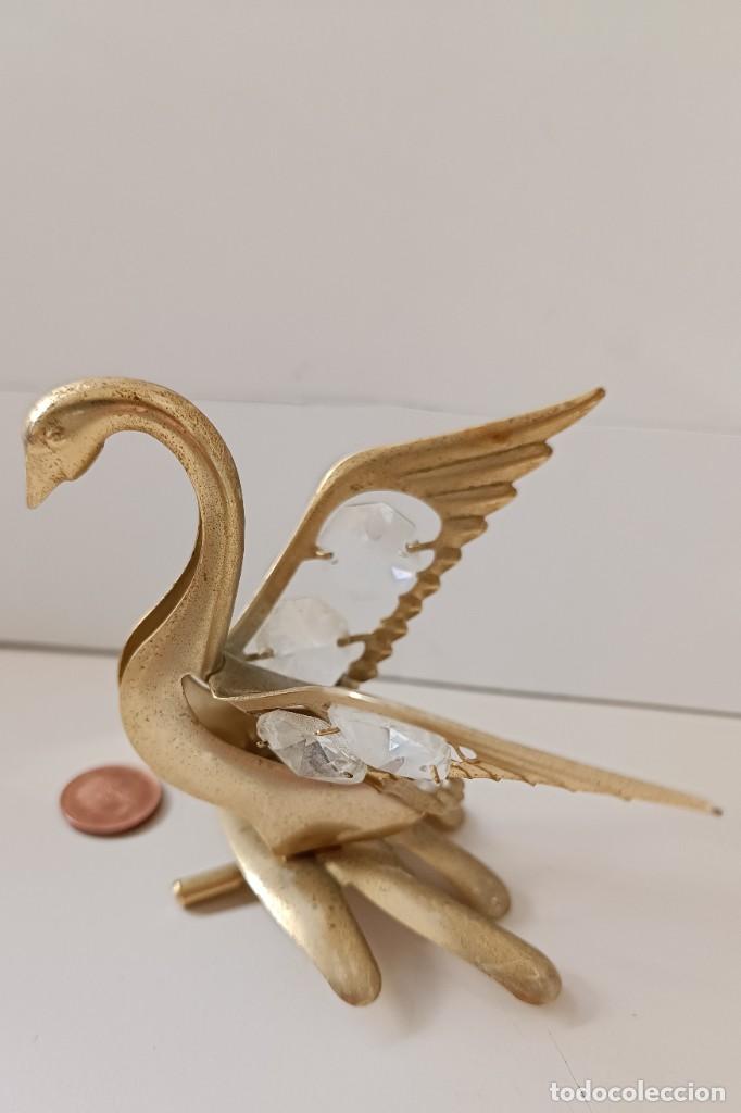 Antig&uuml;edades: CISNE DE LATON Y PIEDRAS - Foto 1