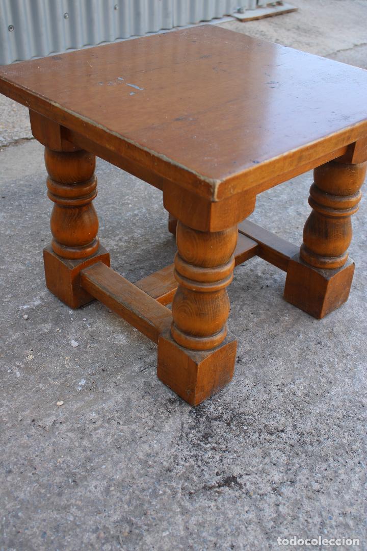 Antig&uuml;edades: mesa auxiliar con madera maciza - Foto 3