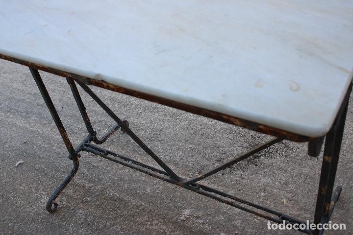 Antig&uuml;edades: mesa jardin de hierro de forja y marmol - Foto 5