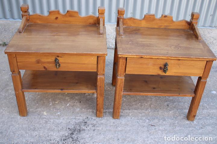 Antig&uuml;edades: pareja de mesillas rusticas - Foto 6