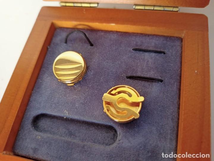Antig&uuml;edades: Gemelos cubrebotones chapados en oro - Foto 3