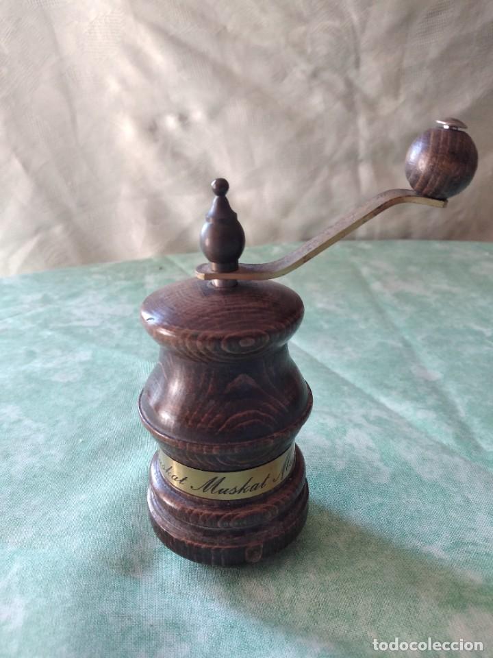 Antig&uuml;edades: Antiguo molinillo de pimienta west germany, madera - Foto 2