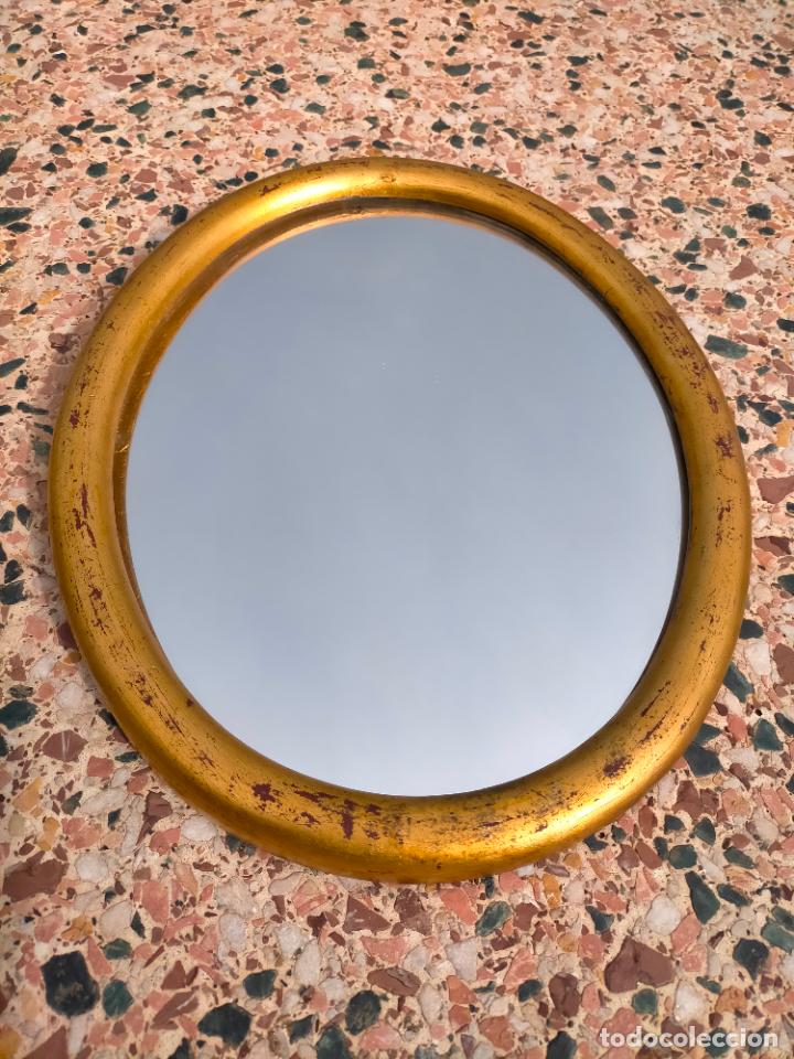 dos pequeños espejos con marco dorado - Compra venta en todocoleccion