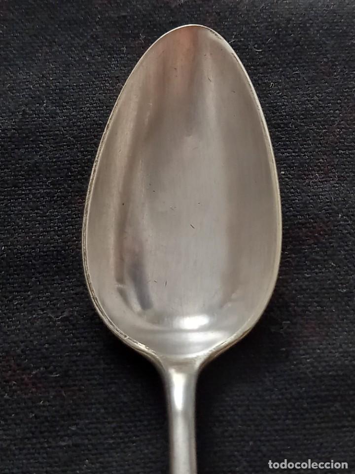 Antig&uuml;edades: cuchara antigua con ba&ntilde;o de plata - Foto 3