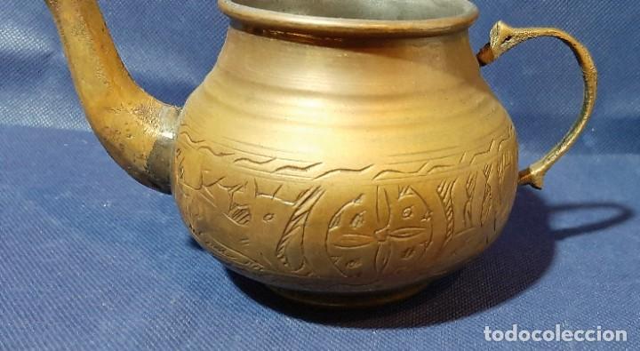 Antig&uuml;edades: Tetera antigua de bronce - Foto 4