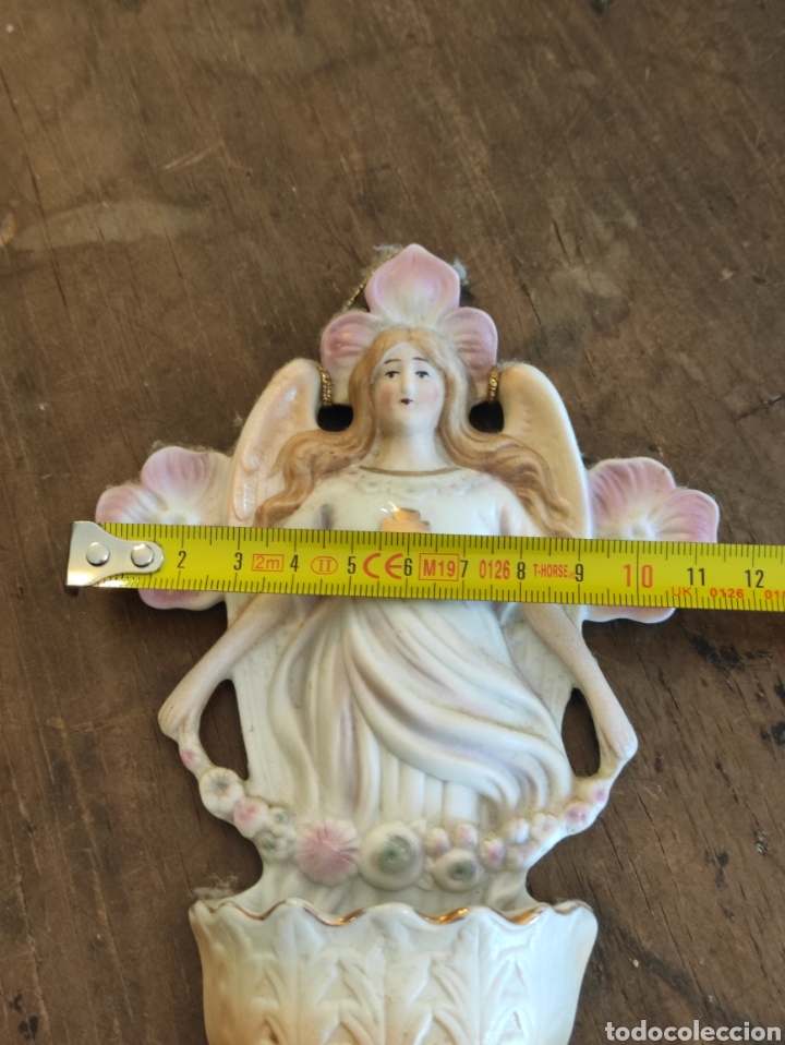 Antig&uuml;edades: Antigua benditera en porcelana biscuit - Foto 4