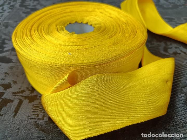 Antig&uuml;edades: ANTIGUA CINTA DE MOIR&Eacute; AMARILLO. 4 CM - Foto 3