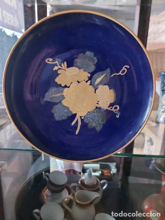Antig&uuml;edades: Plato Capeans azul cobalto y oro - Foto 1