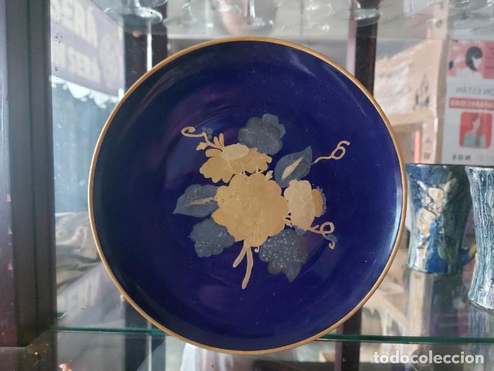 Antig&uuml;edades: Plato Capeans azul cobalto y oro - Foto 4