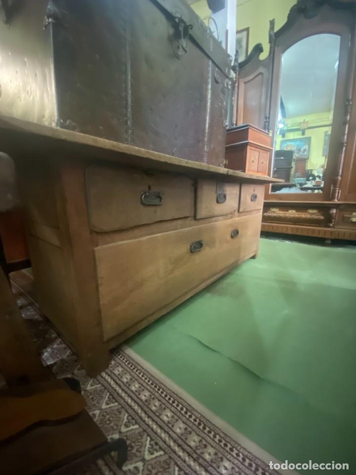 Antig&uuml;edades: C&oacute;moda de sacrist&iacute;a en madera de cerezo - Foto 1