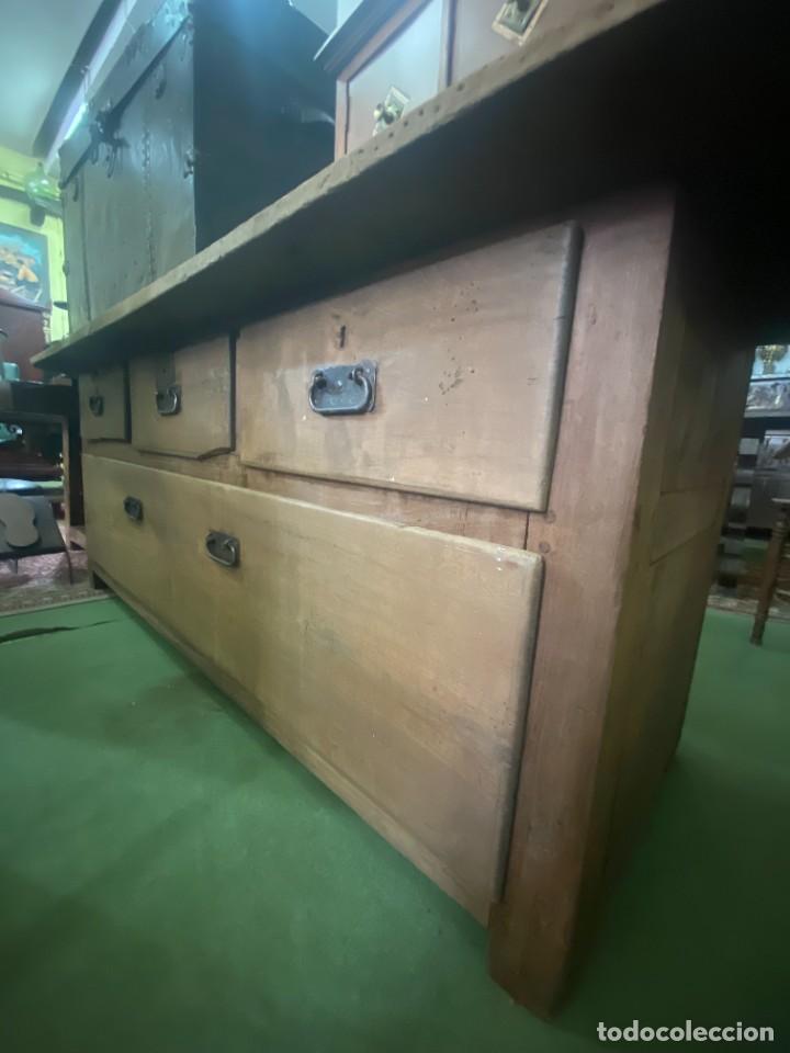 Antig&uuml;edades: C&oacute;moda de sacrist&iacute;a en madera de cerezo - Foto 2