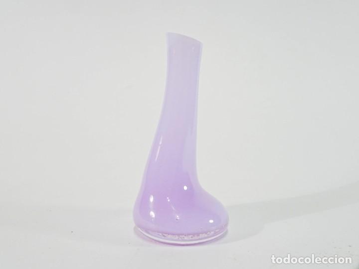 Antig&uuml;edades: FLORERO MINIATURA SOLIFLORE LILA b - Foto 2