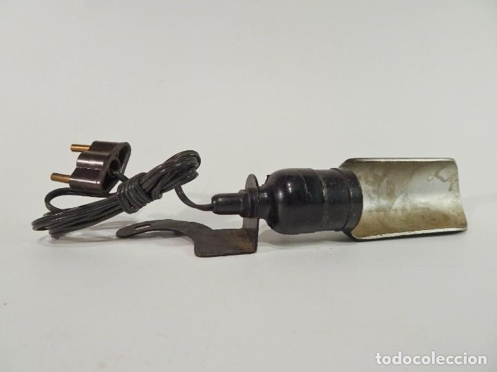 Antig&uuml;edades: L&aacute;mpara de baquelita peque&ntilde;a - Foto 1