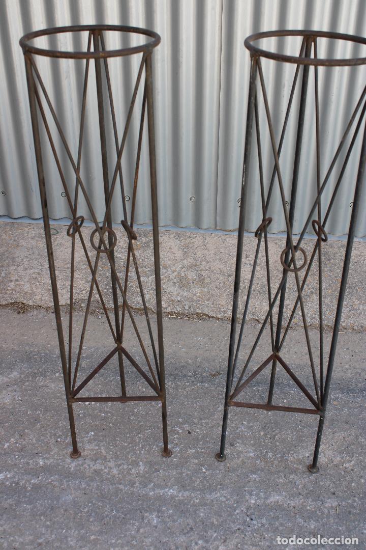 Antig&uuml;edades: 2 maceteros de hierro macizo de forja - Foto 7
