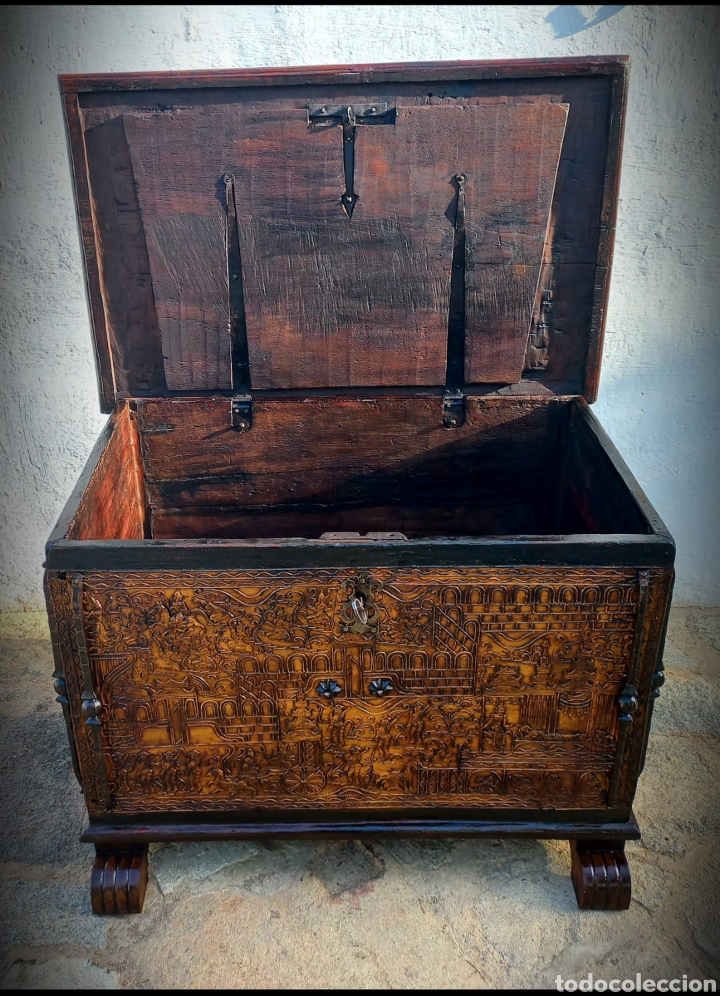 Antig&uuml;edades: Cofre policromado de madera - Foto 4