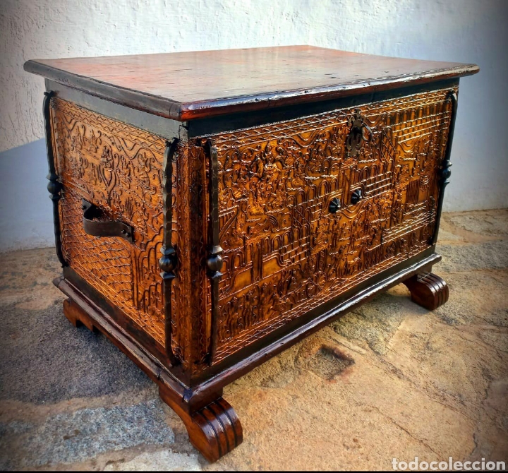 Antig&uuml;edades: Cofre policromado de madera - Foto 1