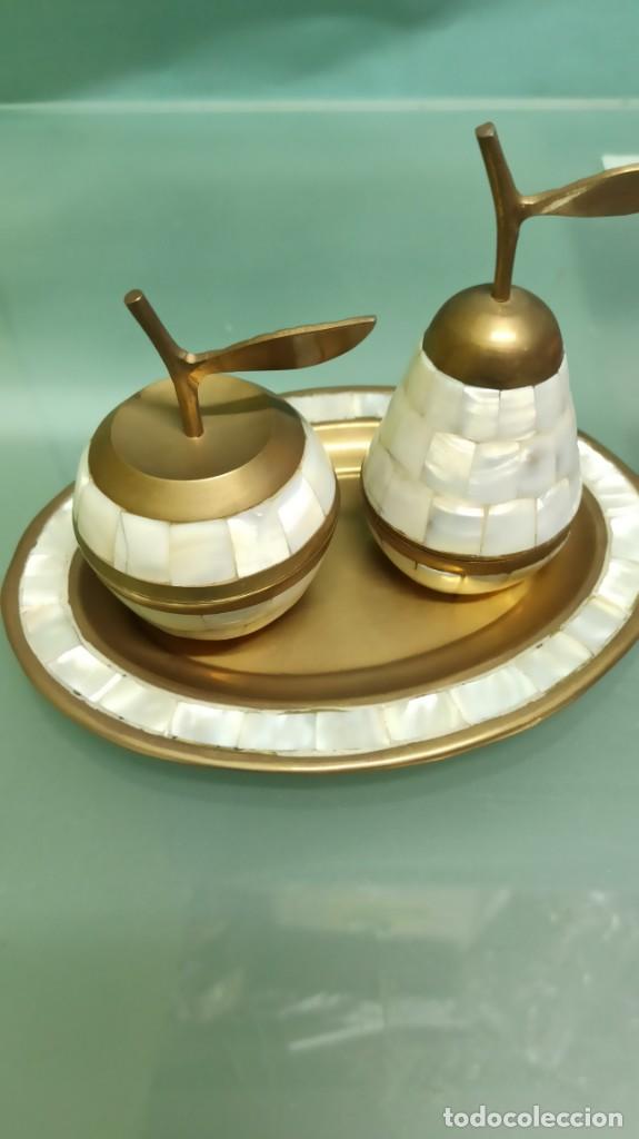 Antig&uuml;edades: PERA Y MANZANA EN BRONCE CON INCRUSTACIONES N&Aacute;CAR - Foto 1
