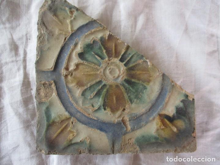 Antig&uuml;edades: azulejo de Triana siglo XVI - Foto 1